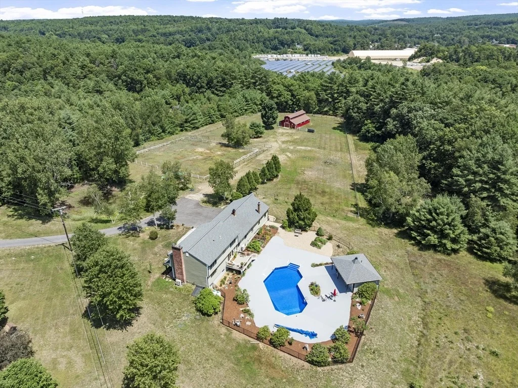Photo of 467 Loring Road