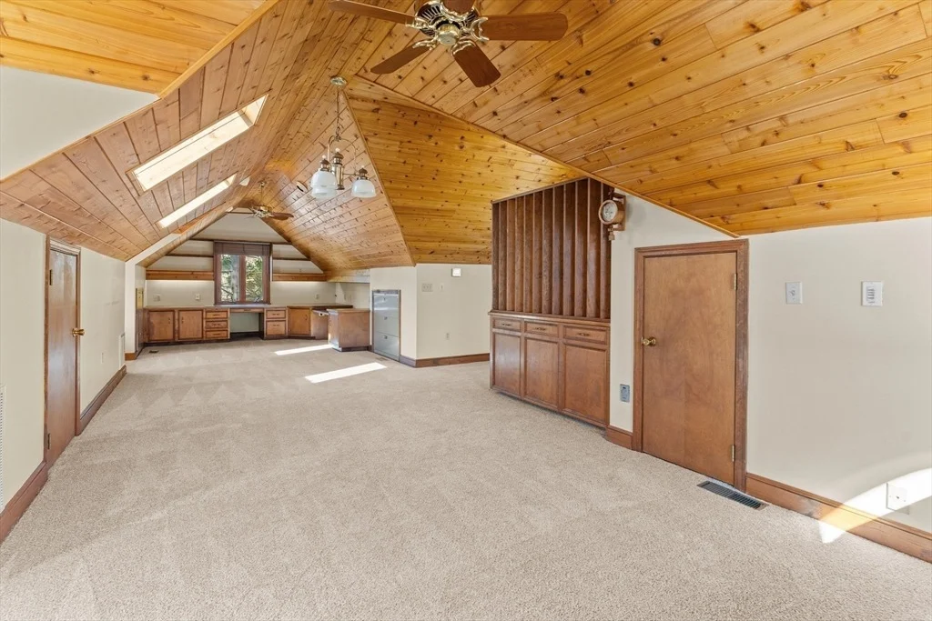 Photo of 676 Salem End Rd