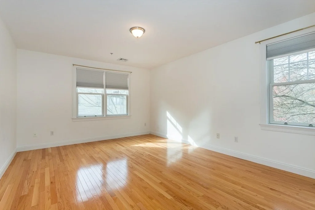 Photo of Unit 25A at 25 Maple Street
