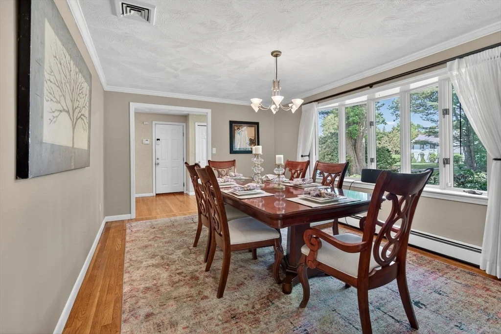 Photo of 28 Algonquin Ave