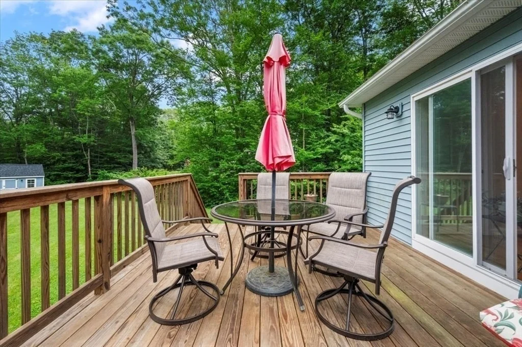 Photo of 1085 Southbridge Rd