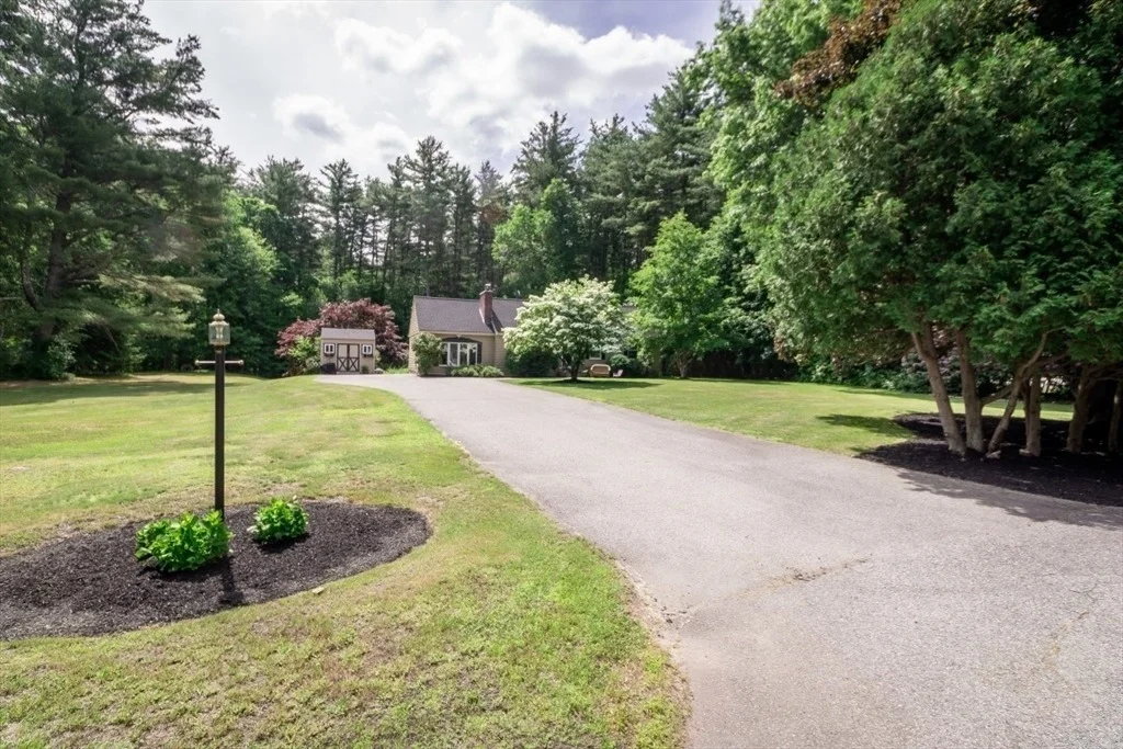 Photo of 20 Constantine Dr
