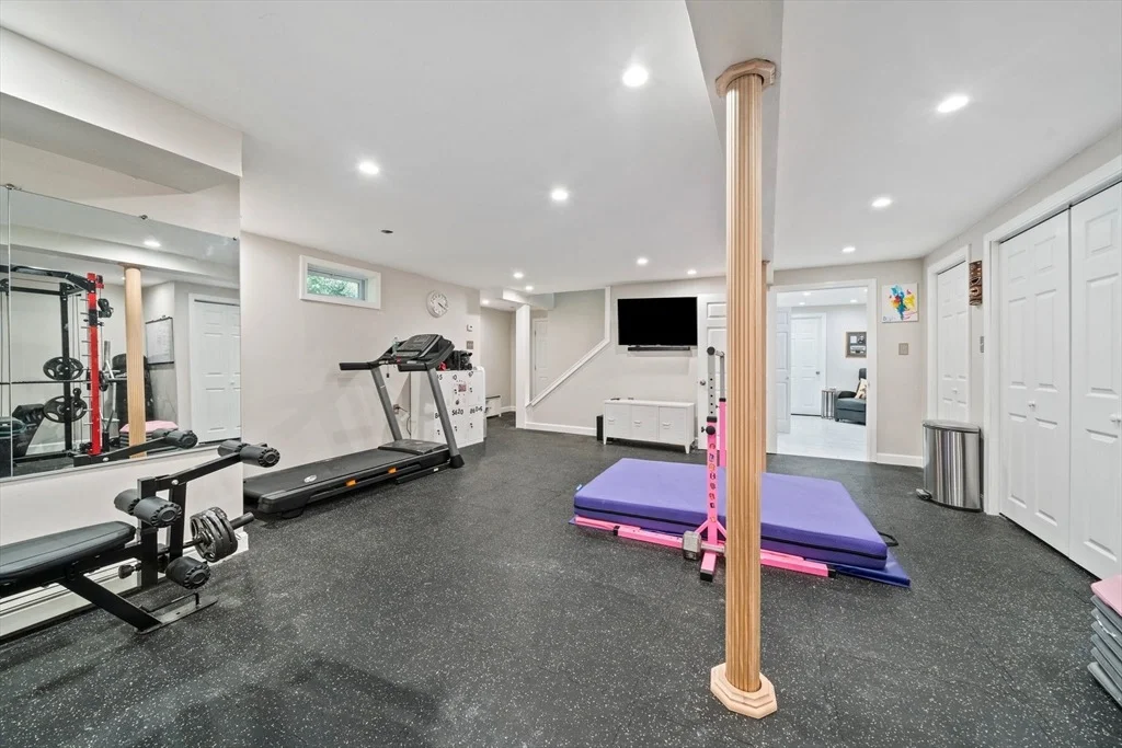 Photo of 114 Longwater Dr