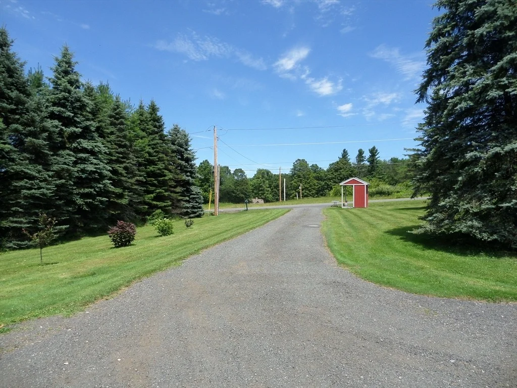 Photo of 527 Old Post Rd