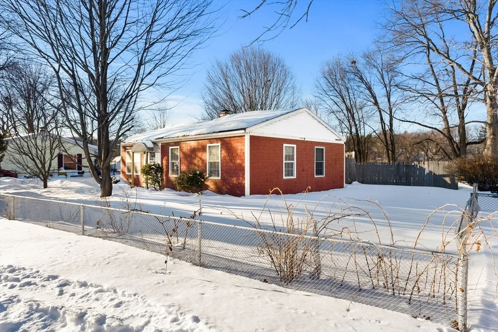 Photo of 194 River Rd