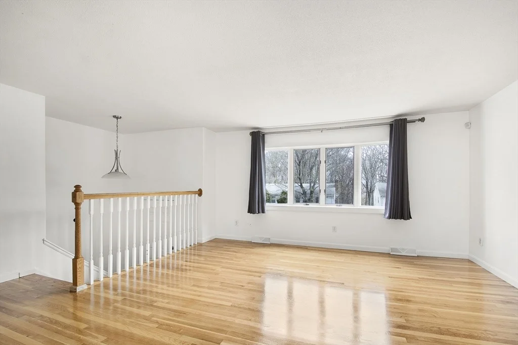 Photo of 52 Venus Dr