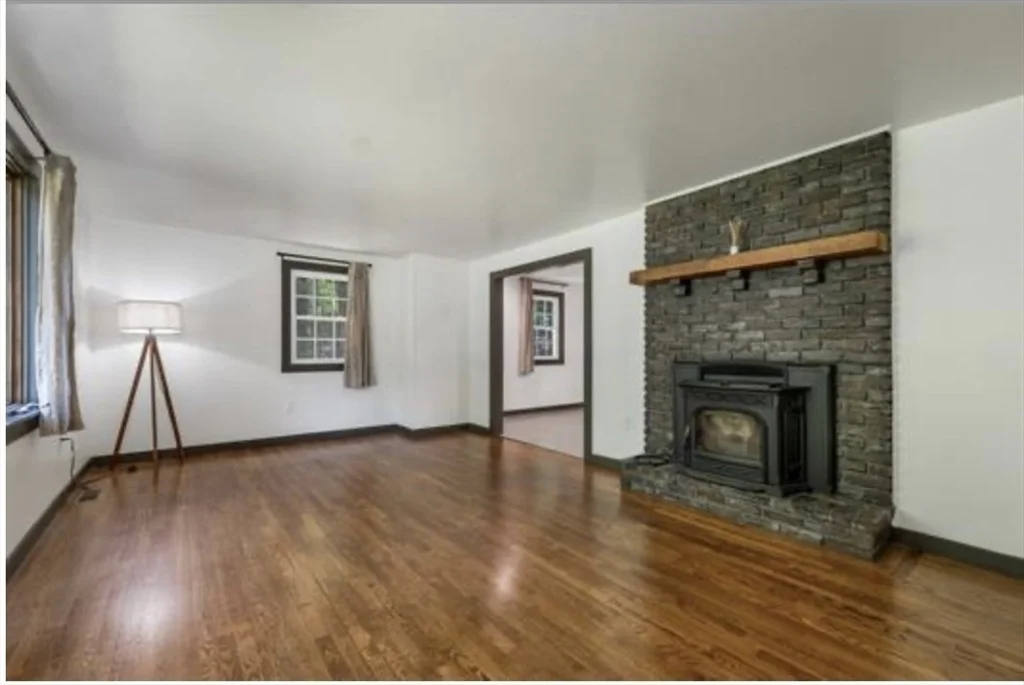 Photo of 20 Fox Den Road