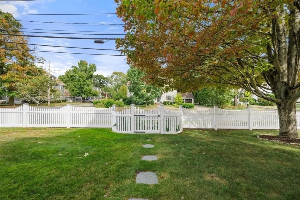 Photo of 719 Webster St