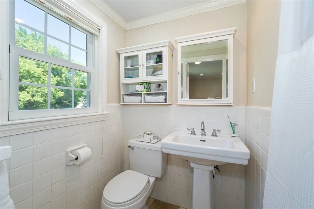 Photo of 9 Riverbend Dr