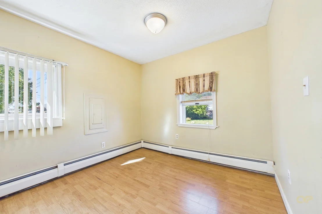 Photo of 7 Bayview Ave