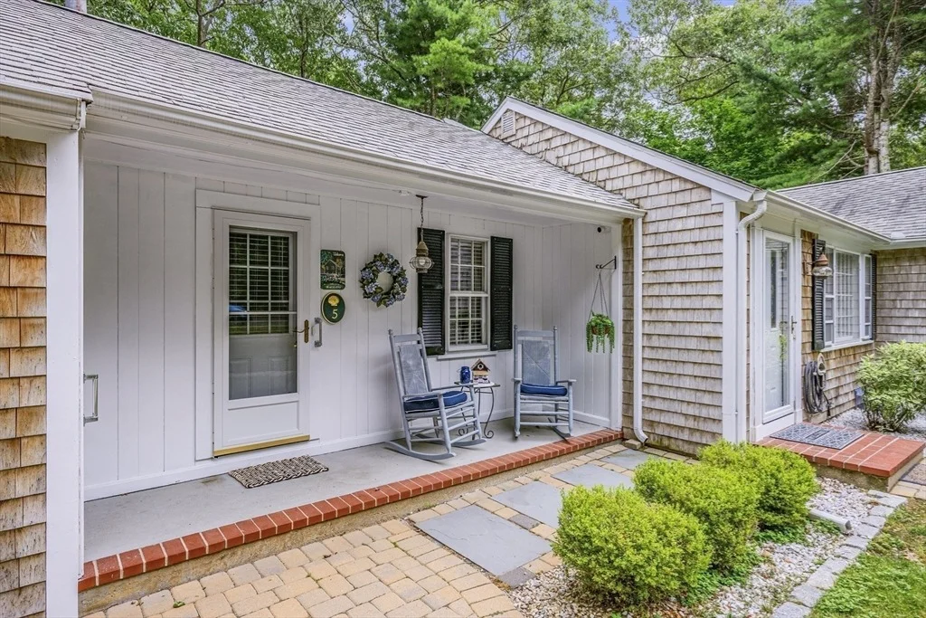 Photo of 5 Hinckley Circle