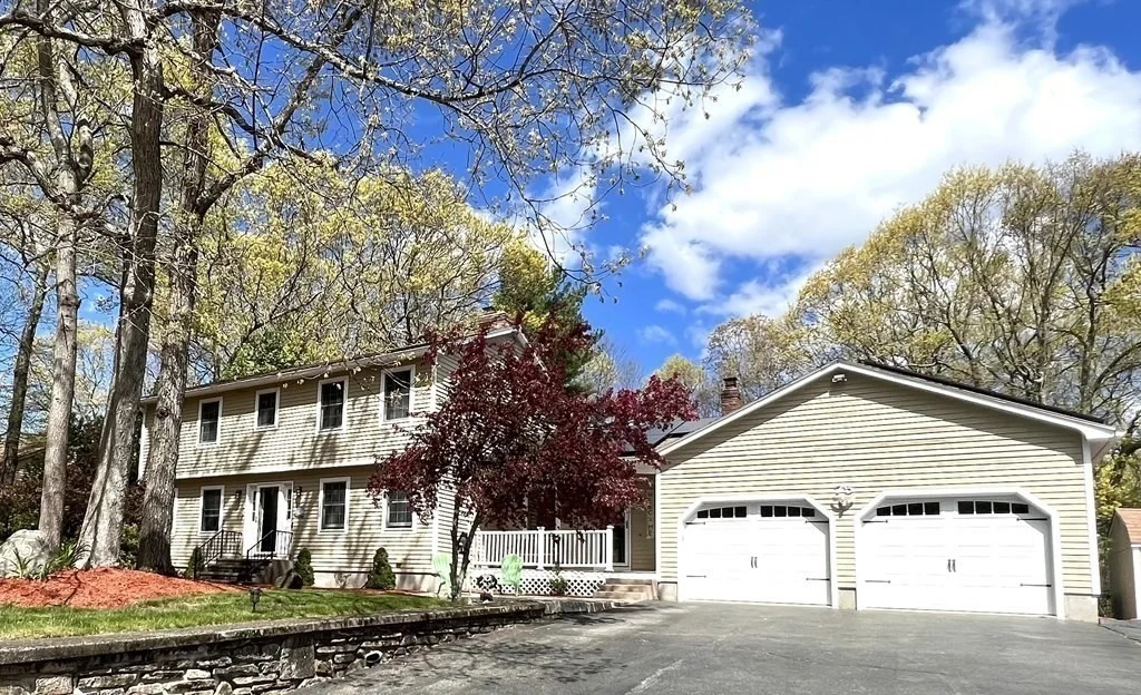 Photo of 75 Klebart Ave