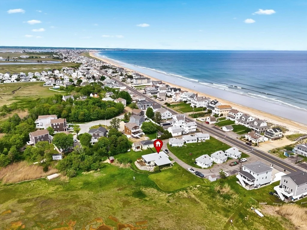 Photo of 349 N End Blvd