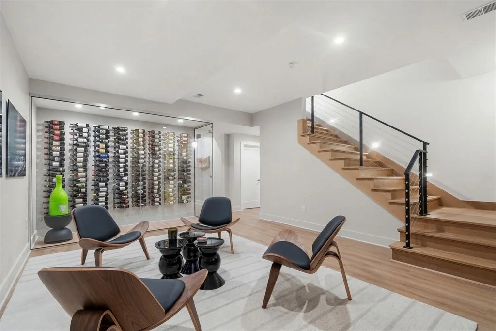 Photo of 21 White Oak Rd