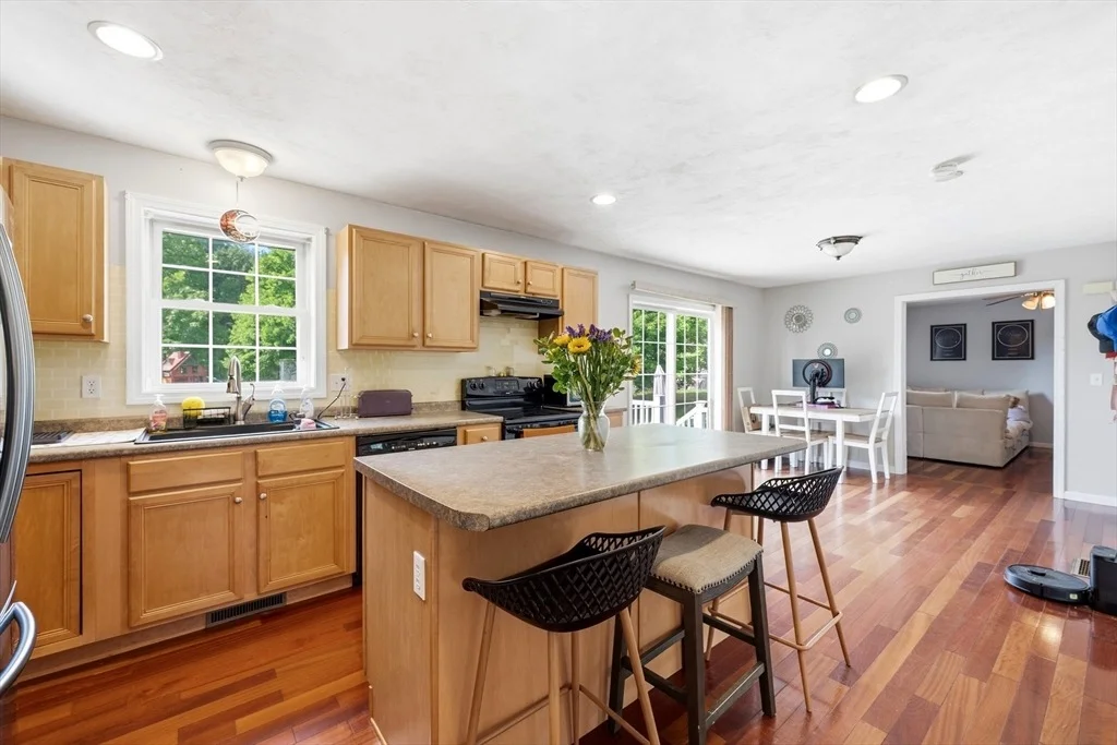 Photo of 341 Primrose Hill