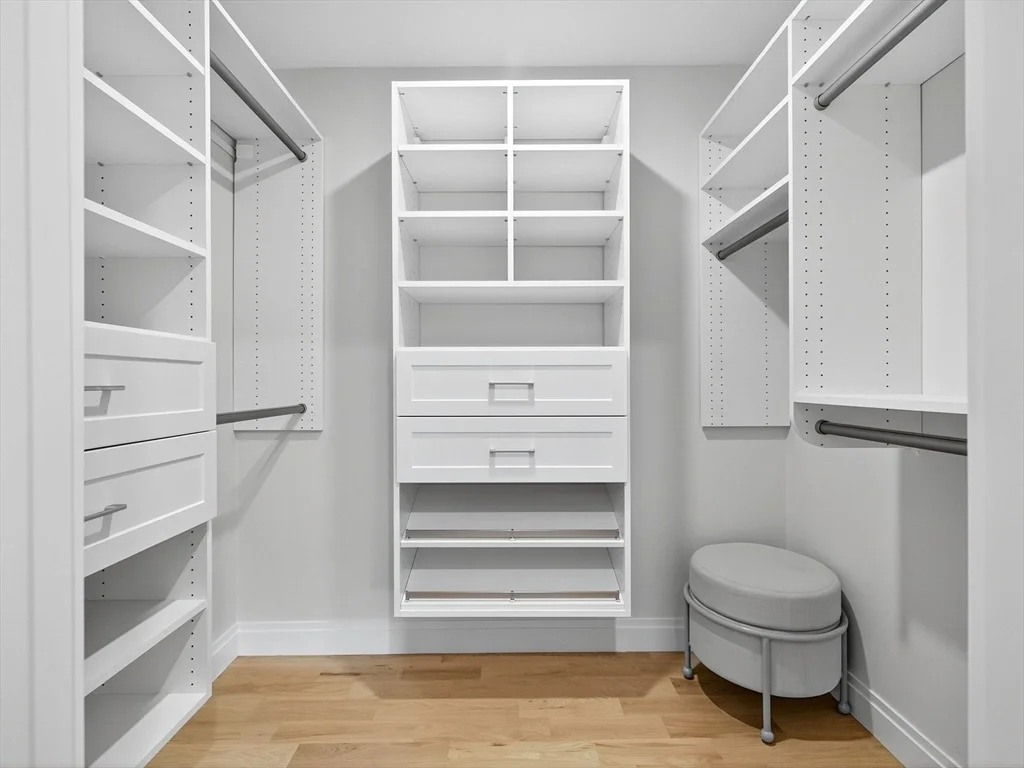 Photo of Unit 2 at 175 School St