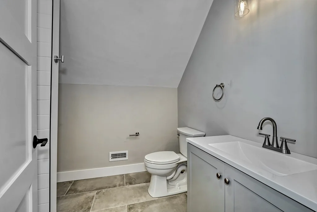Photo of 111 Cedar St