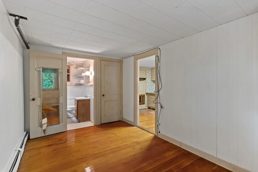 Photo of 21 Edgemere Blvd