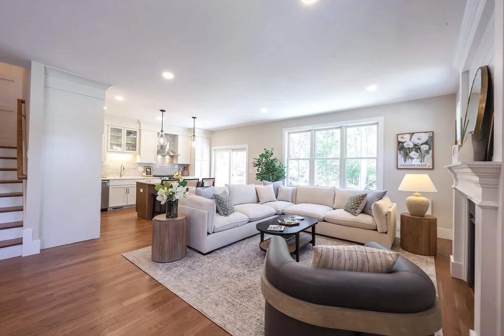 Photo of Unit UNIT32 at 55 Thomas Mann Circle