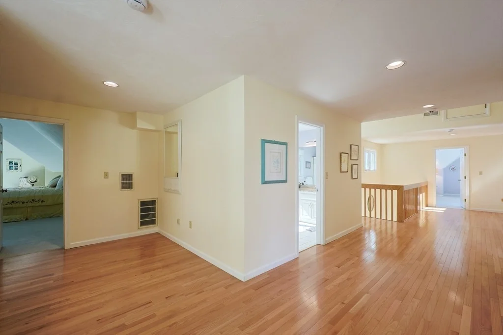 Photo of 8 Fieldstone Lane