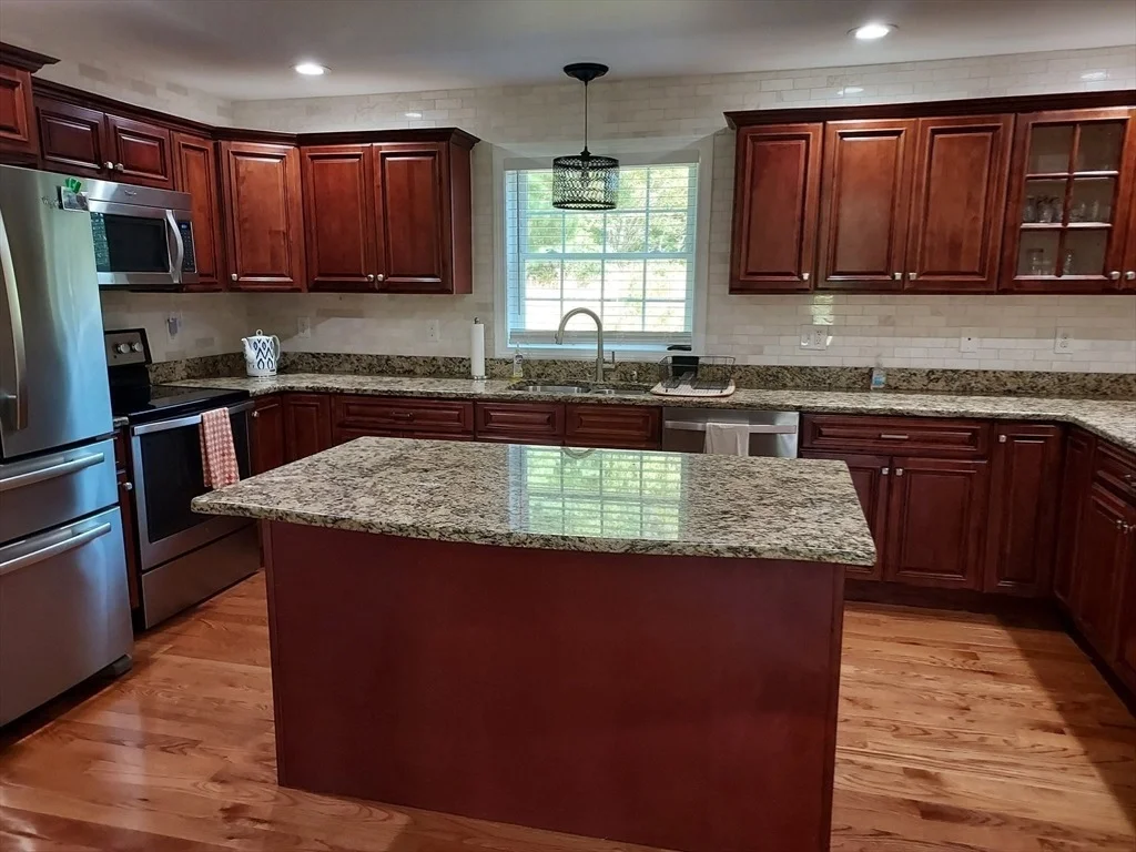 Photo of 71 Eagle Dr