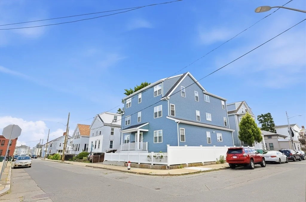 Photo of 489 Spring