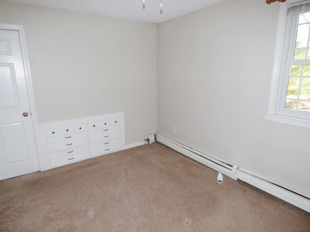 Photo of 33 Lakeview Dr