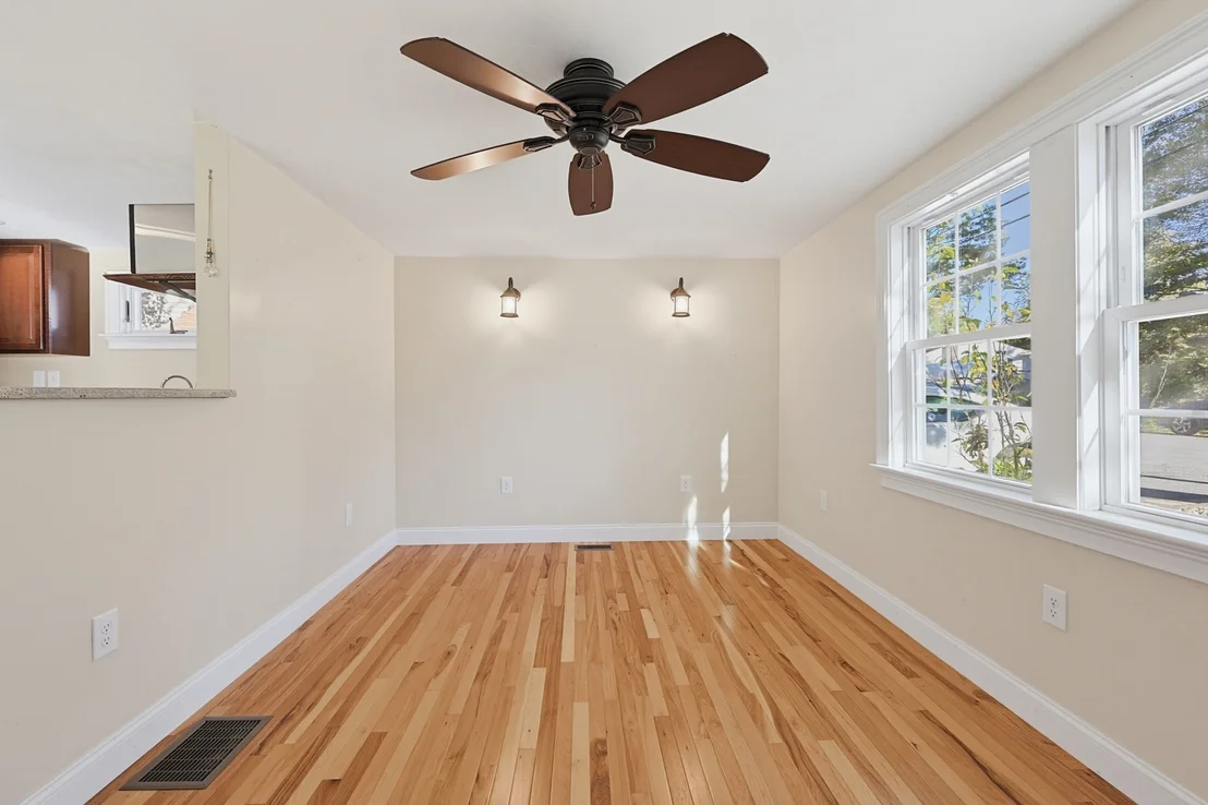 Photo of 116 Lakeshore Dr