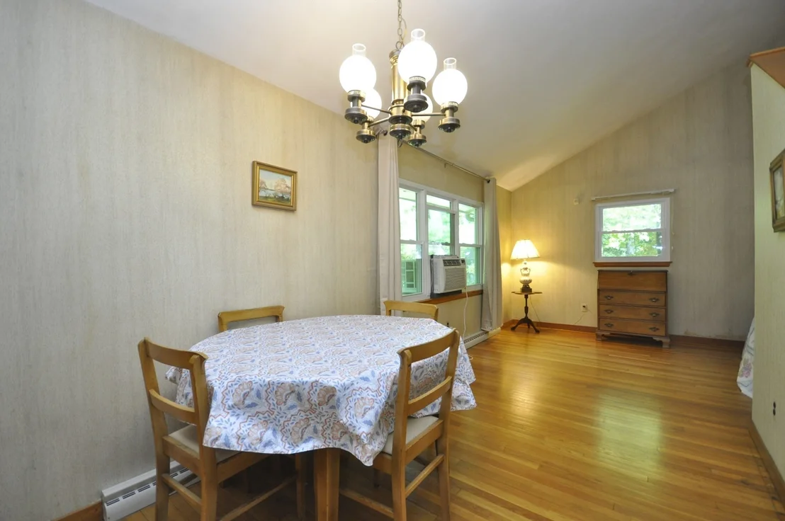 Photo of 122 Sunset Dr