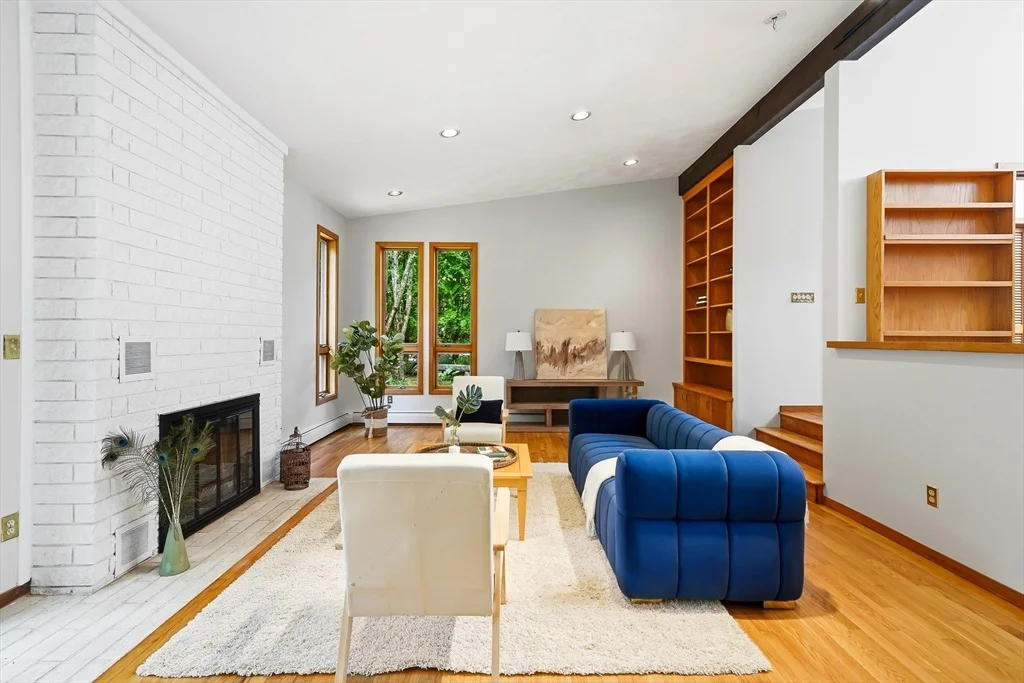 Photo of 6 Angier Rd