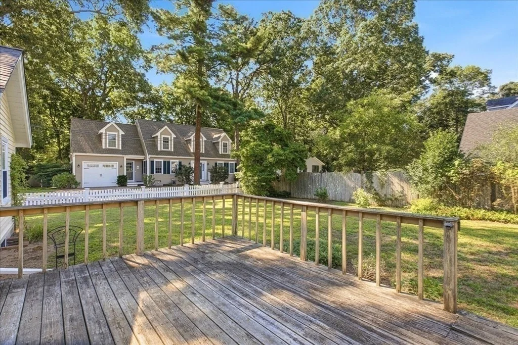 Photo of 2 Bartlett Ave
