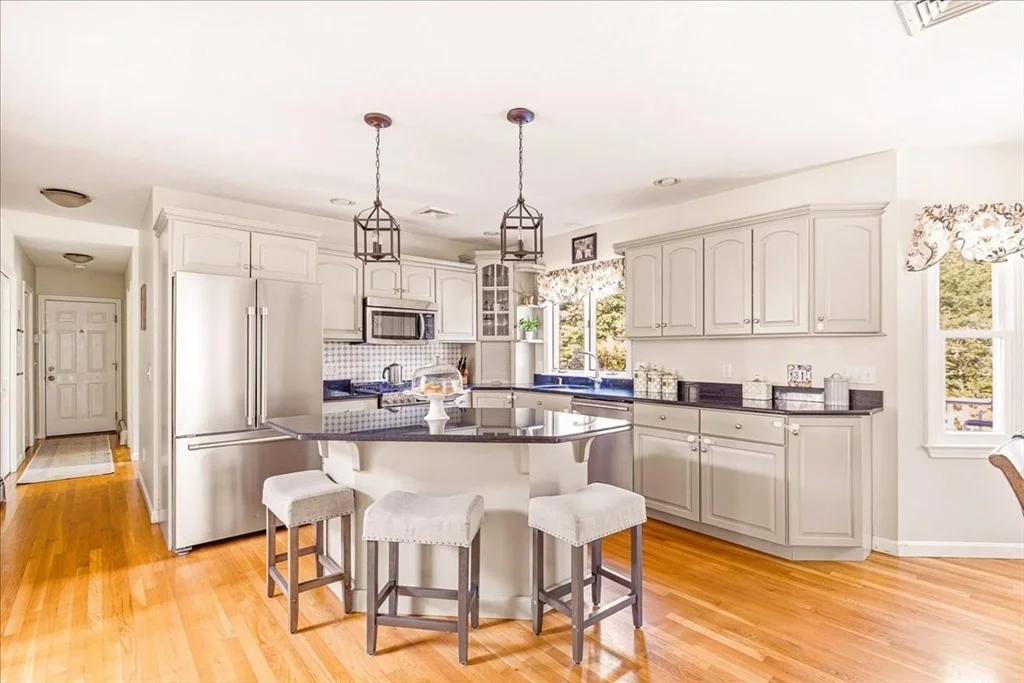 Photo of 31 Pond View Dr