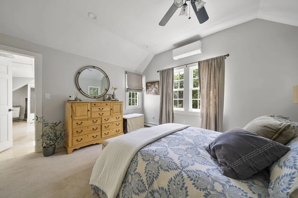 Photo of 807 Summer St