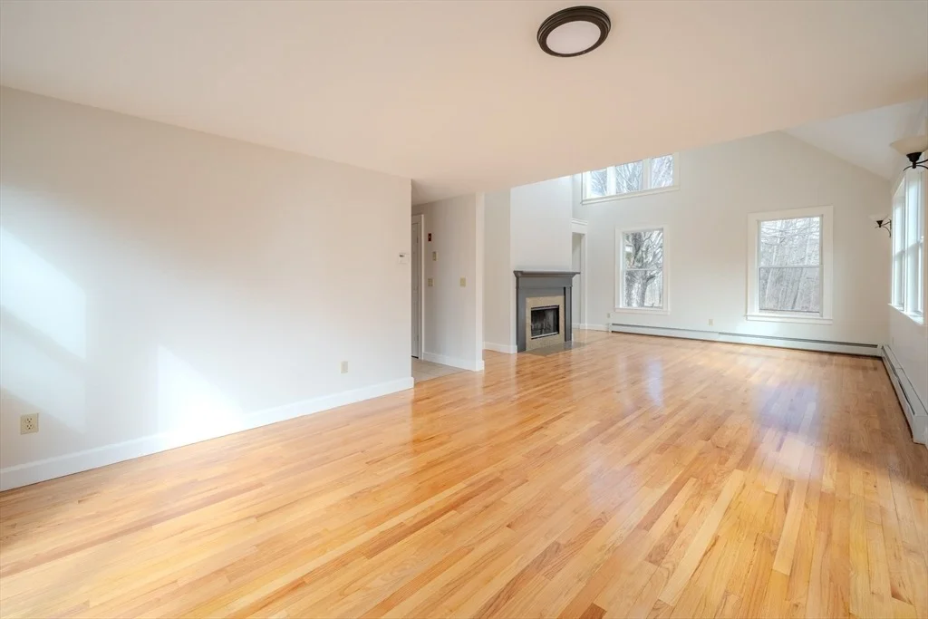 Photo of 563 Piper Rd
