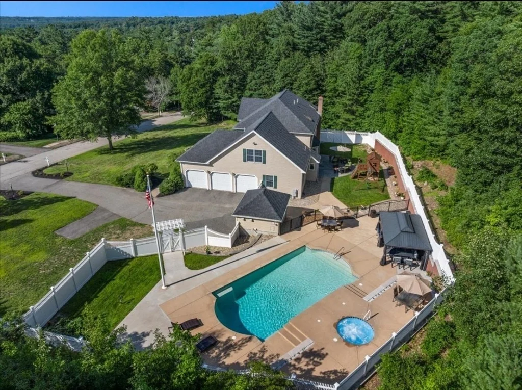 Photo of 256 Hillcrest Rd