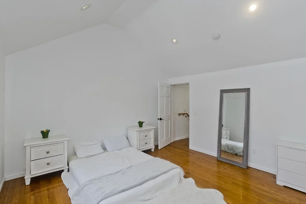 Photo of 16 Squawfield Rd
