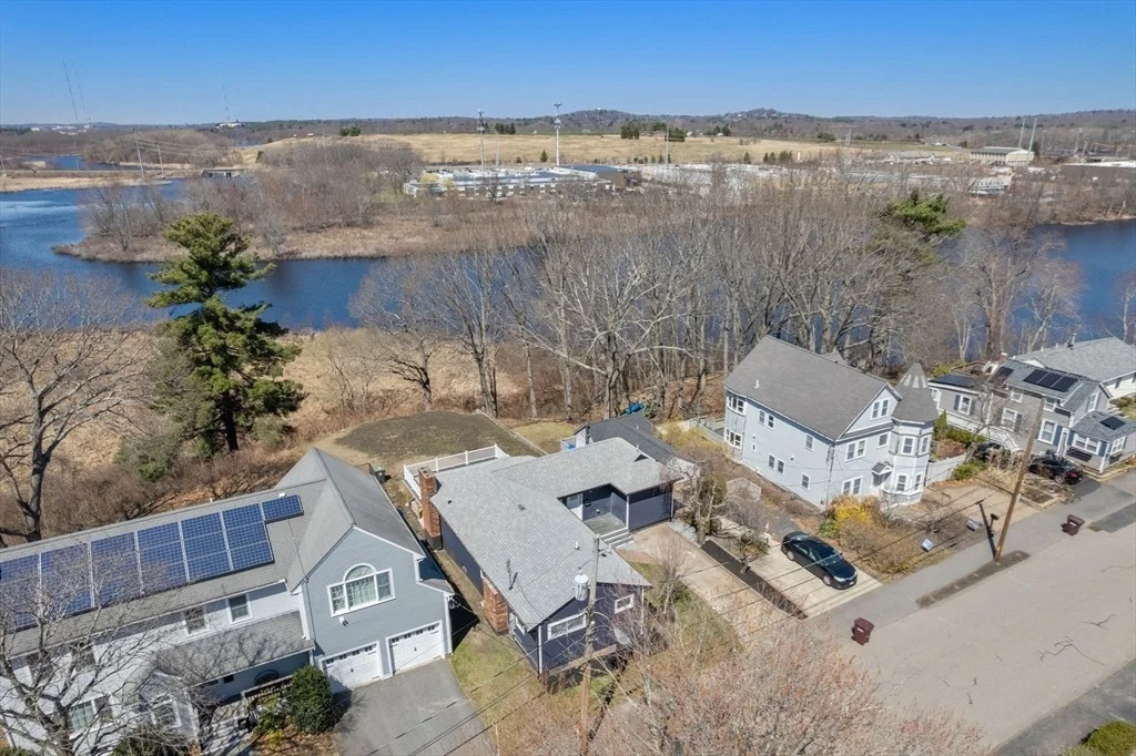 Photo of 243 Riverside Dr