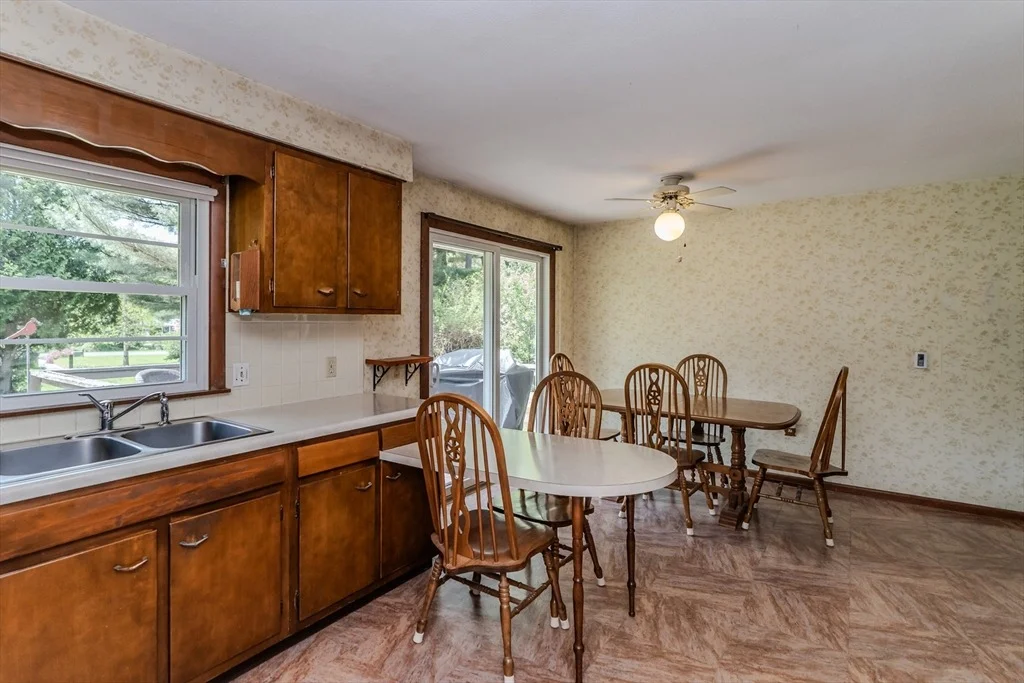 Photo of 8 Meadowbrook Dr