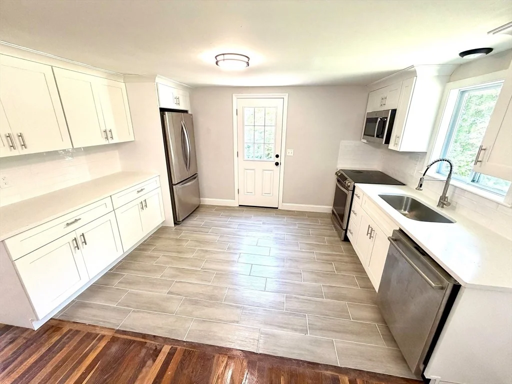 Photo of 64 King St