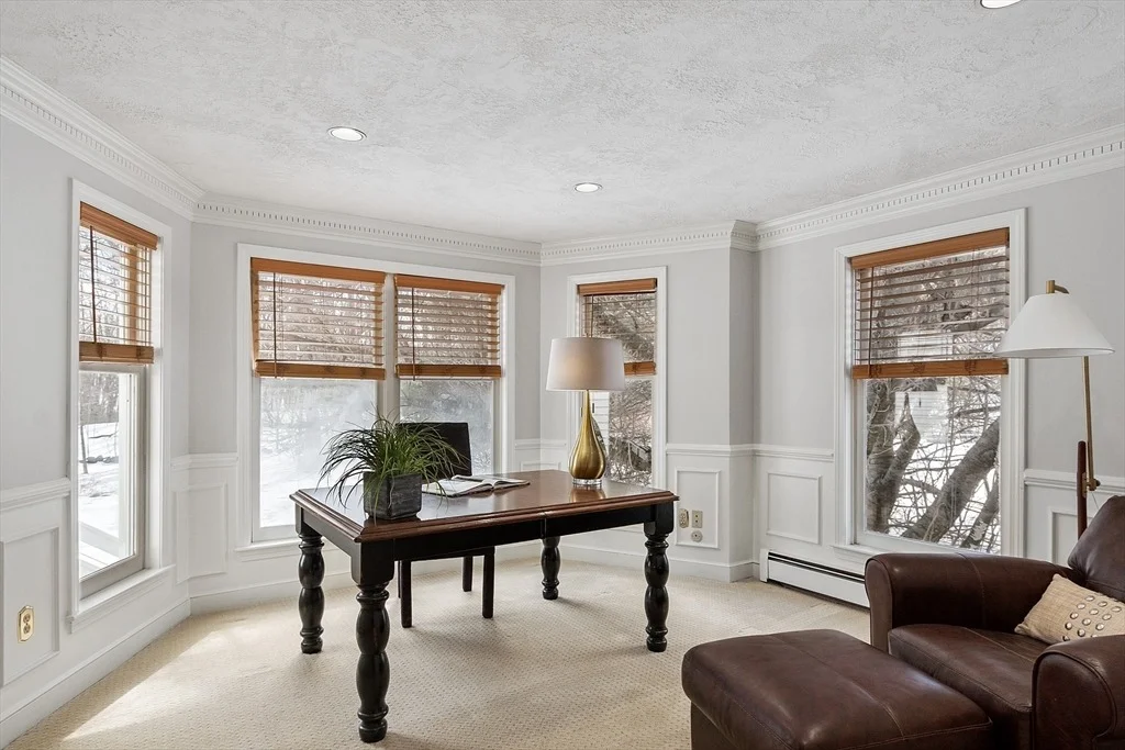 Photo of 7 Meadowbrook Cir