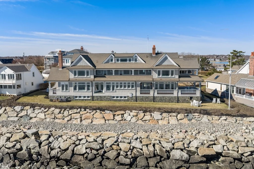 Photo of 21 Circuit Avenue