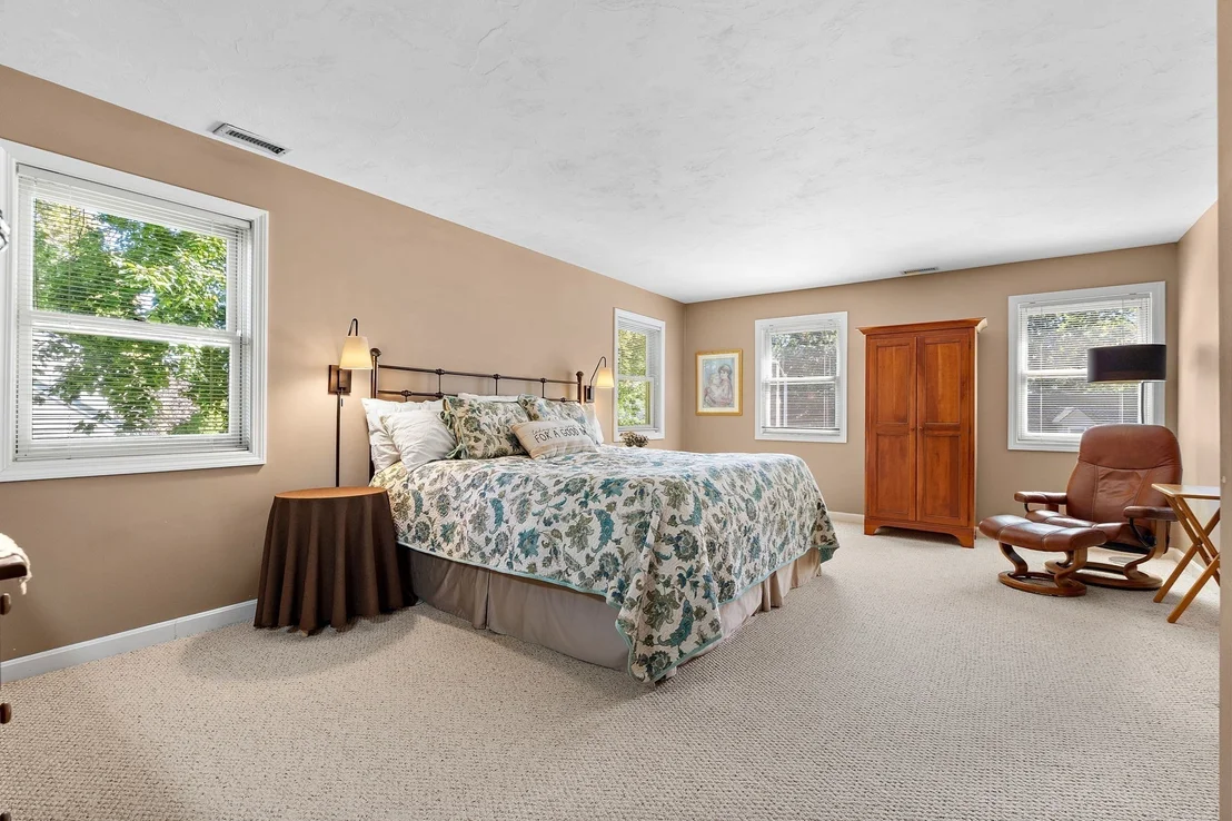 Photo of 10 Trevor Ln