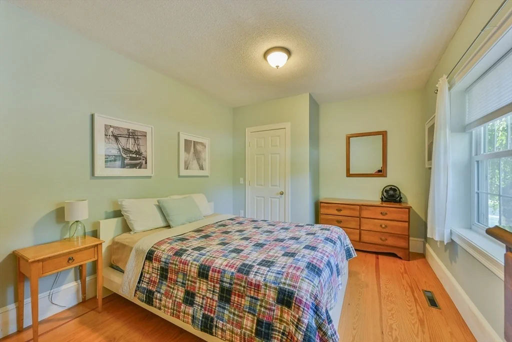 Photo of 261 Thompson Road