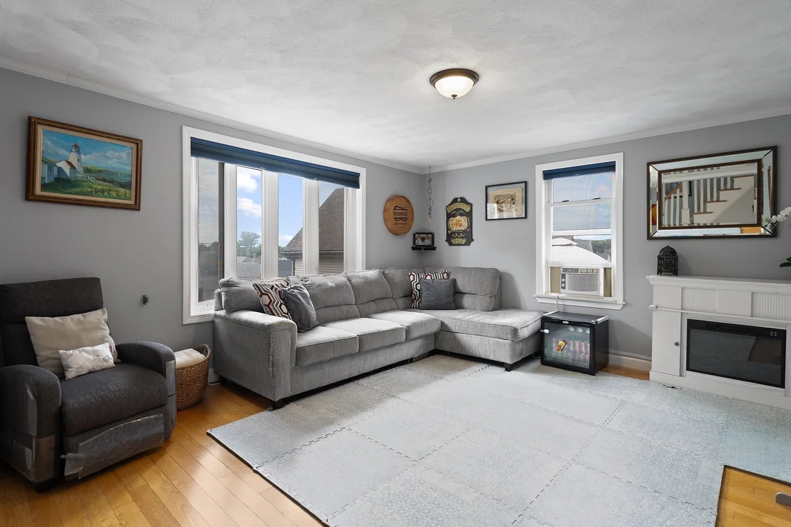 Photo of 10 Windsor Ave