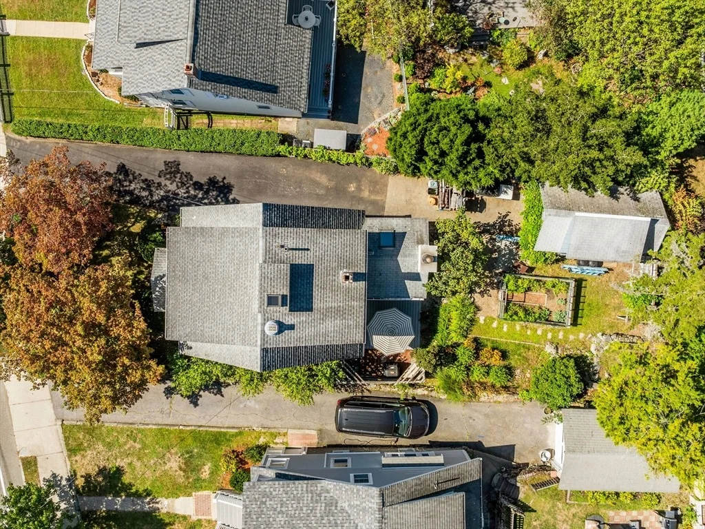 Photo of 595 Summer St