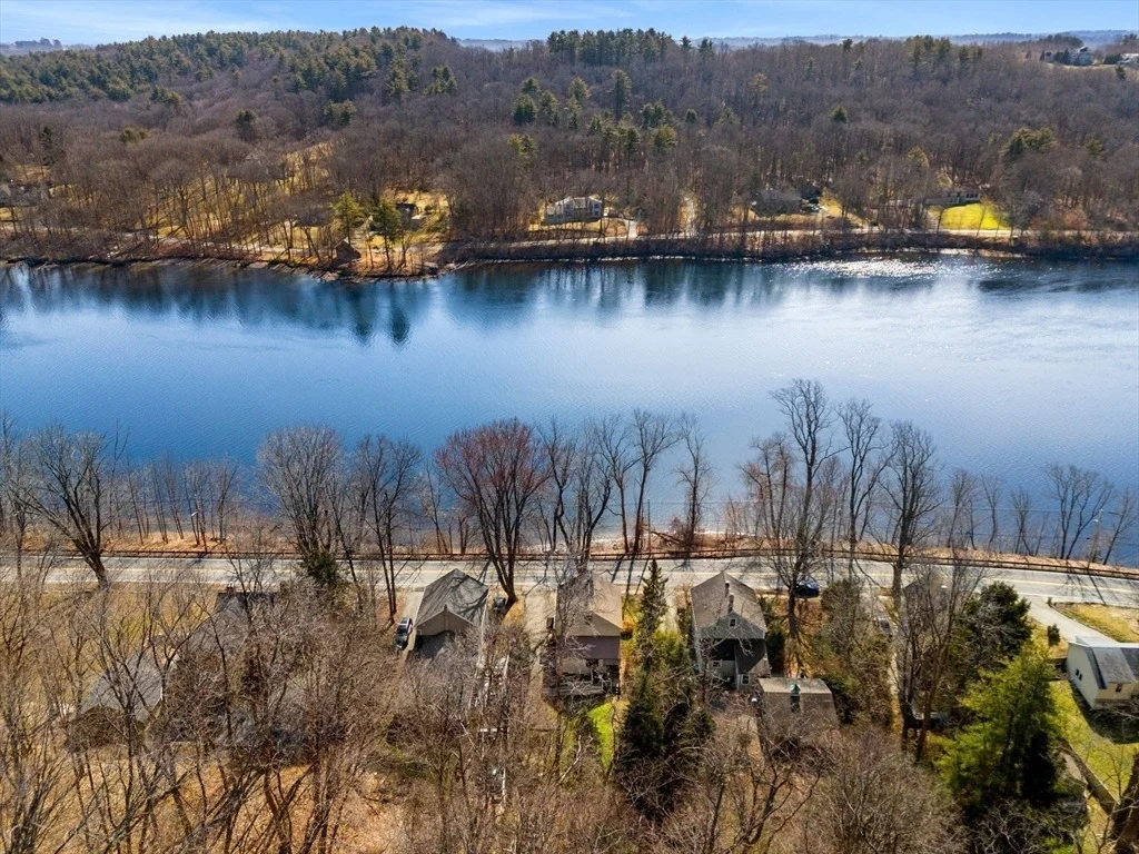 Photo of 118 River Rd