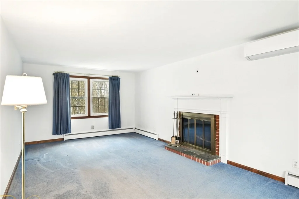 Photo of 48 Longwood Dr