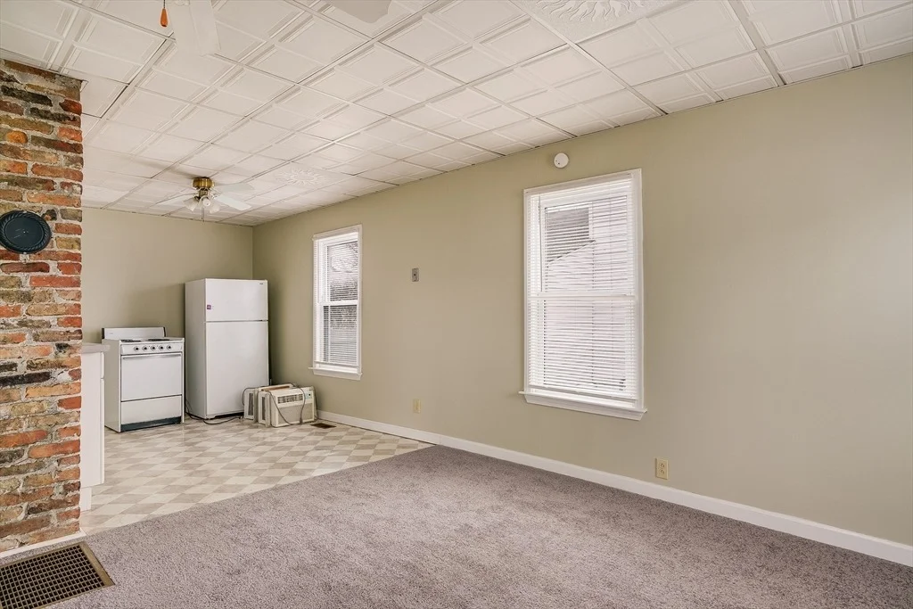 Photo of 115 Cable Ave