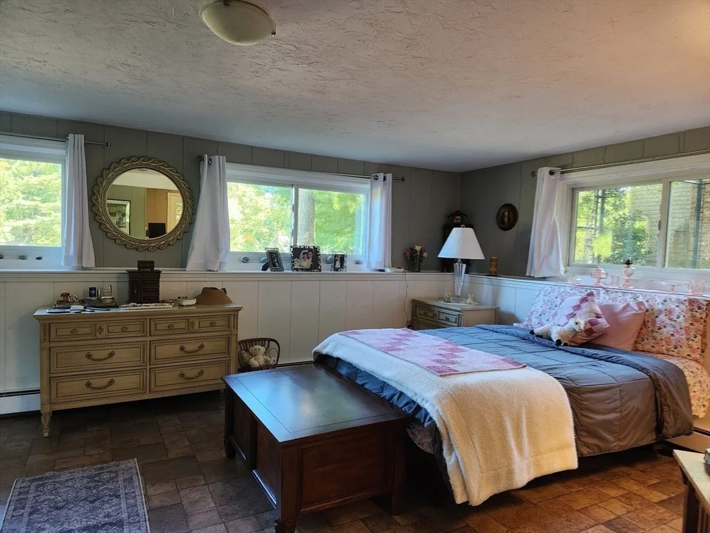 Photo of 10 Howard Ave