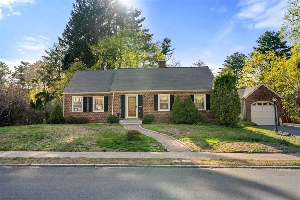 Photo of 89 Lewis Ave